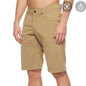 Arc’teryx “Bastion” Long shorts (36)